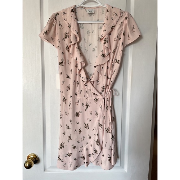 NWT Aritzia Sunday Best ruffle wrap dress - Picture 3 of 8